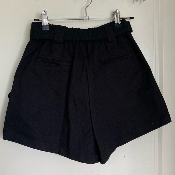 BLACK UTILITY/ CARGO SHORTS SIZE 6 - Picture 2 of 3